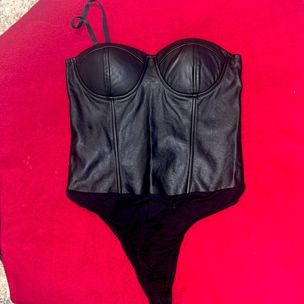 Leather bustie!!